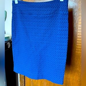 Pull-on Pencil Skirt with Slimming Front & Subtle Diamond Pattern